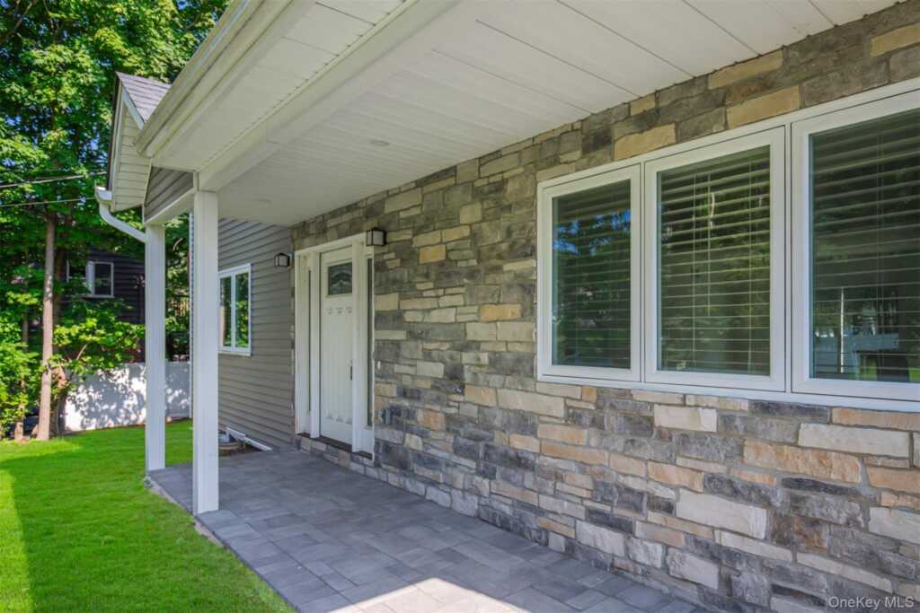 250 Blauvelt Road, Pearl River, NY 10965 - Photo 3 of 33