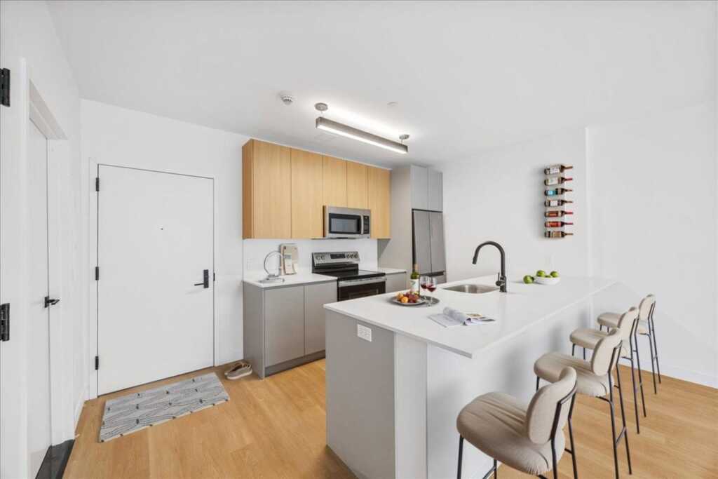 8 Chester Avenue, Unit #124, White Plains, NY 10601