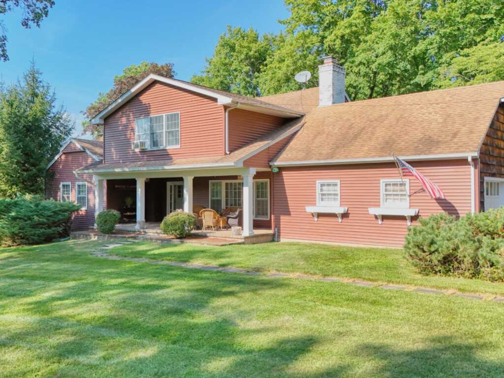 10 Linda Drive, Suffern, NY 10901 - Photo 4 of 44
