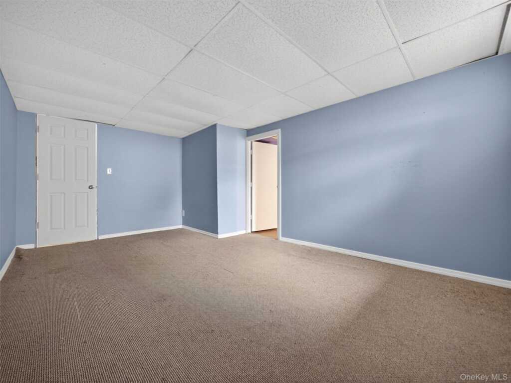 5 Tennyson Drive, Nanuet, NY 10954 - Photo 24 of 34