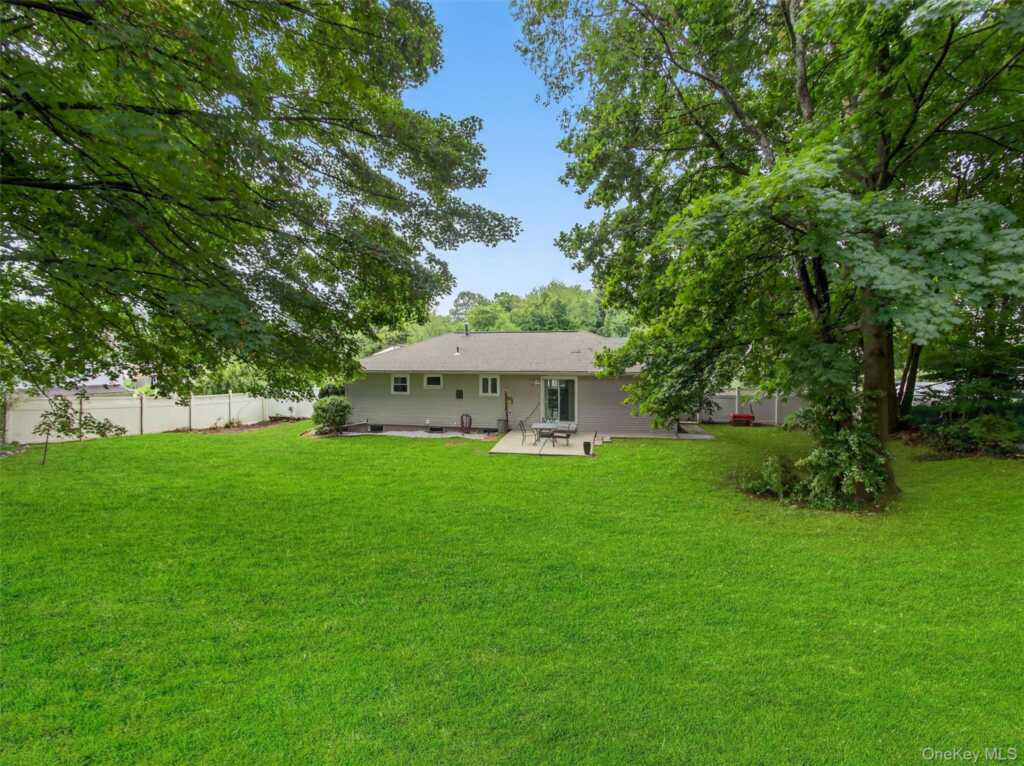 5 Tennyson Drive, Nanuet, NY 10954 - Photo 33 of 34