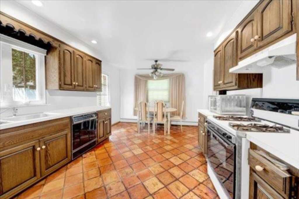 210 Lexow Avenue, Nyack, NY 10960 - Photo 13 of 23