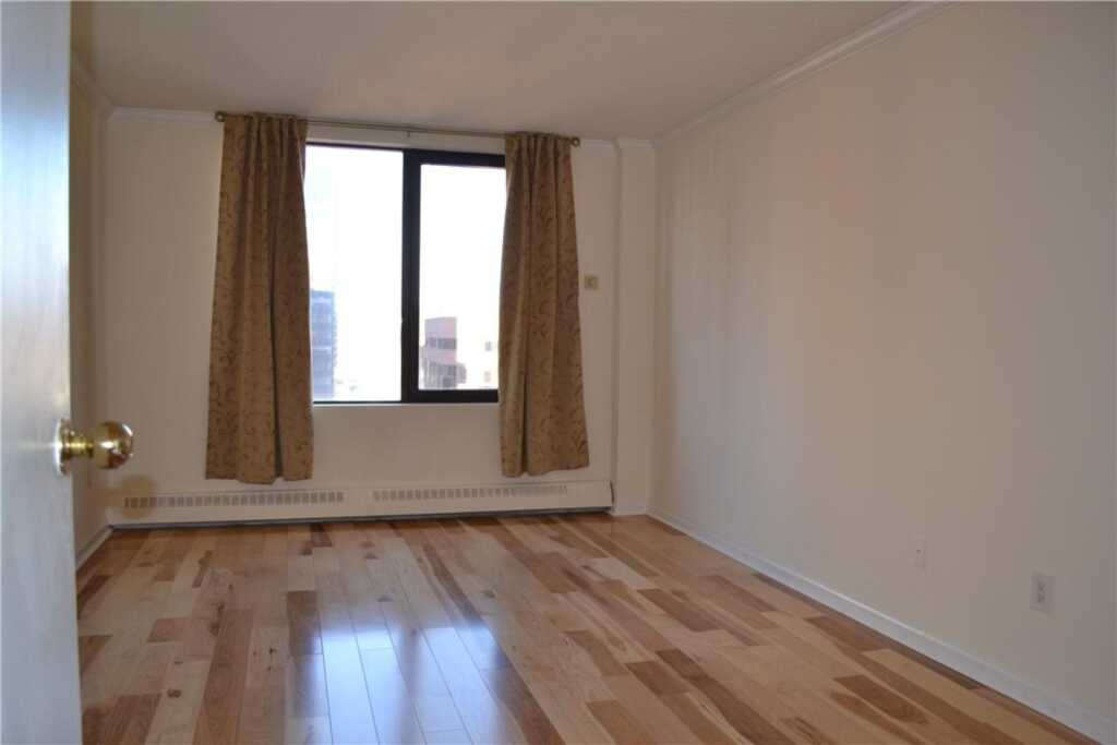 4 Martine Avenue, Unit #1121, White Plains, NY 10606 - Photo 23 of 29