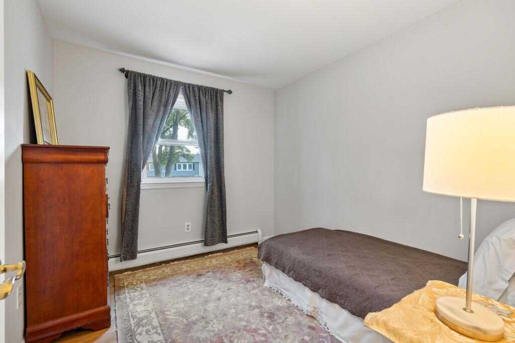 16 Green Bower Lane, New City, NY 10956 - Photo 13 of 32