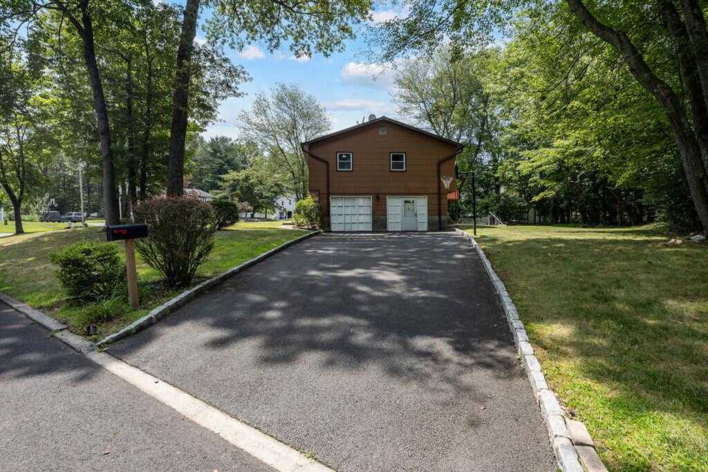 16 Green Bower Lane, New City, NY 10956 - Photo 28 of 32