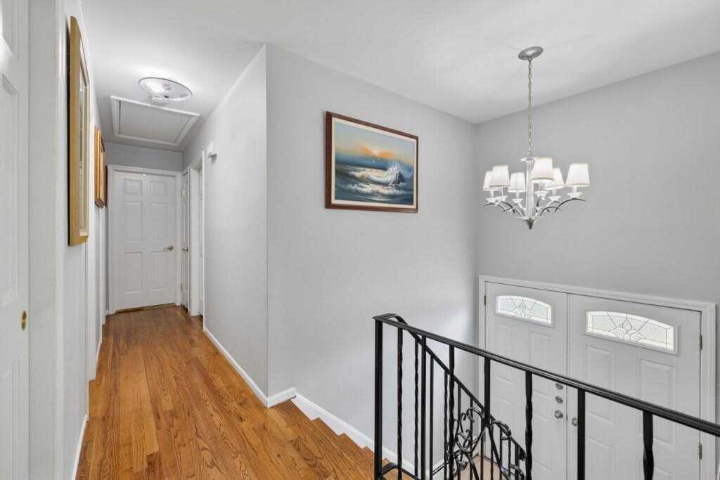 16 Green Bower Lane, New City, NY 10956 - Photo 9 of 32