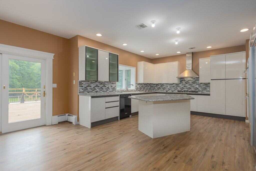 185 Spook Rock Road, Suffern, NY 10901 - Photo 14 of 39
