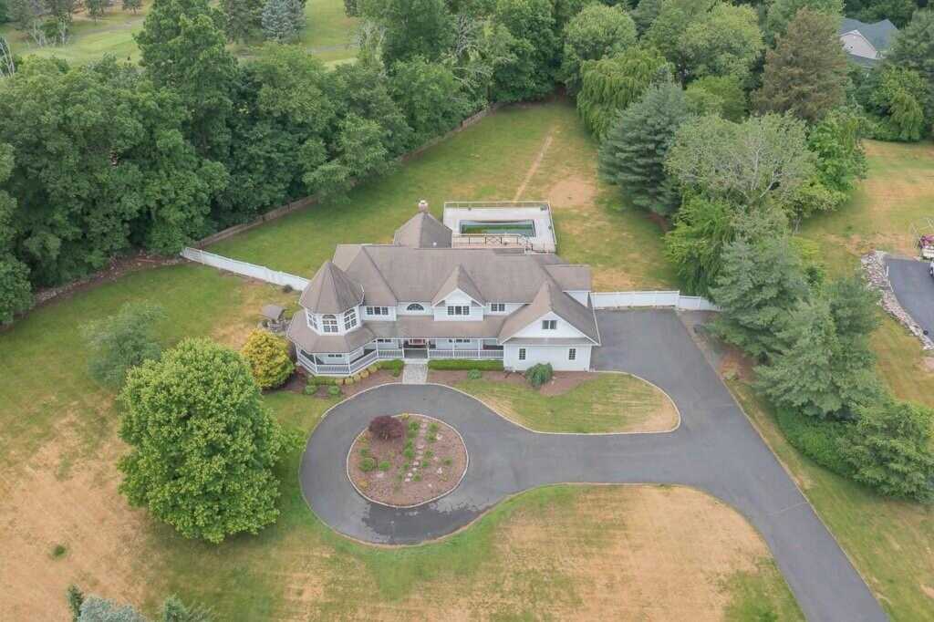 185 Spook Rock Road, Suffern, NY 10901 - Photo 4 of 39