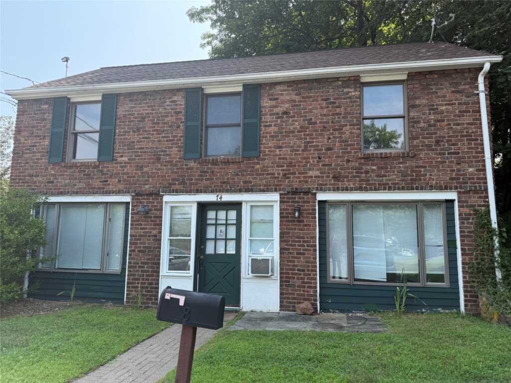 72 American Legion Way, Unit #8, New City, NY 10956
