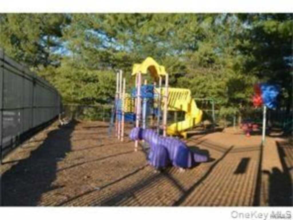 444 Genesee Court, Suffern, NY 10901 - Photo 15 of 17