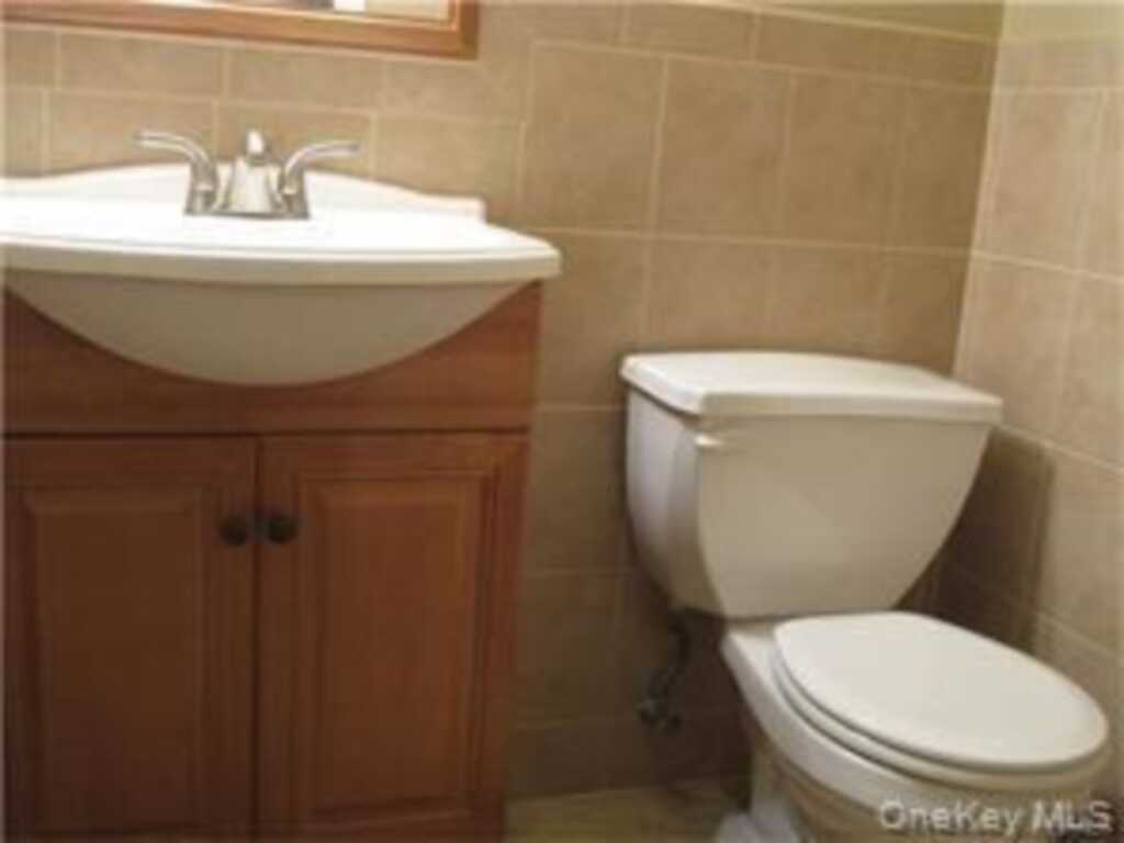 444 Genesee Court, Suffern, NY 10901 - Photo 9 of 17