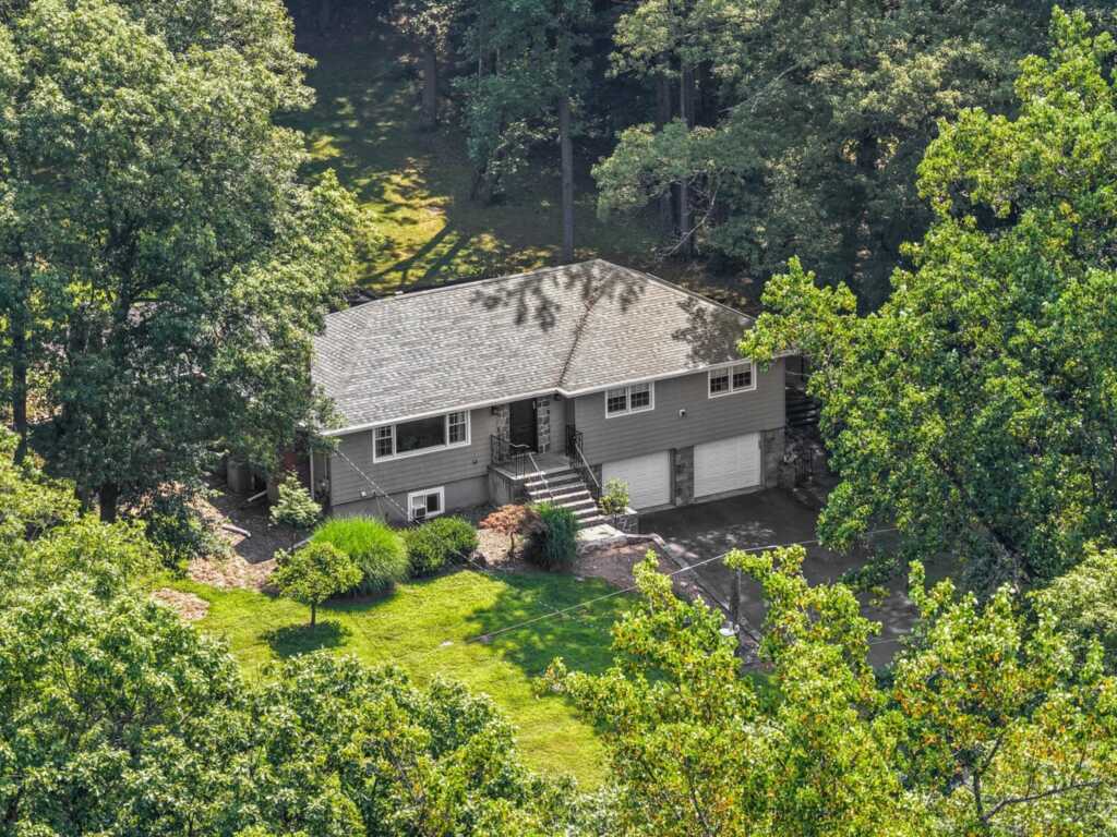 12 Hillside Terrace, Suffern, NY 10901 - Photo 2 of 29