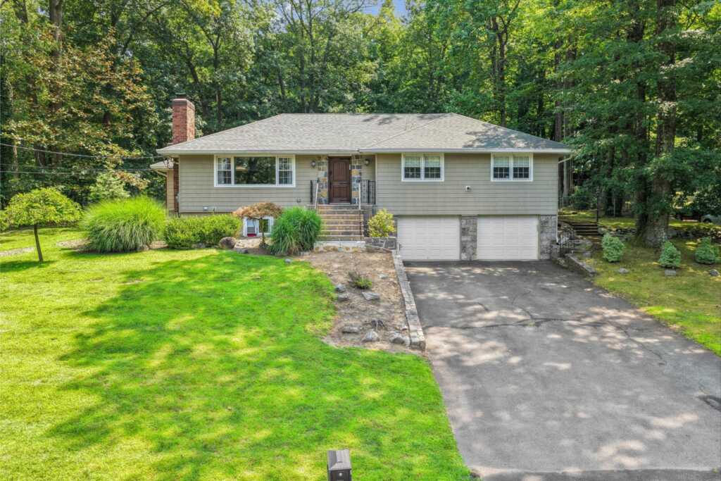 12 Hillside Terrace, Suffern, NY 10901 - Photo 4 of 29