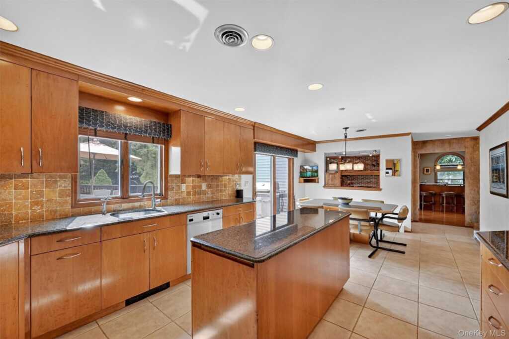 10 Carlton Court, New City, NY 10956 - Photo 12 of 40