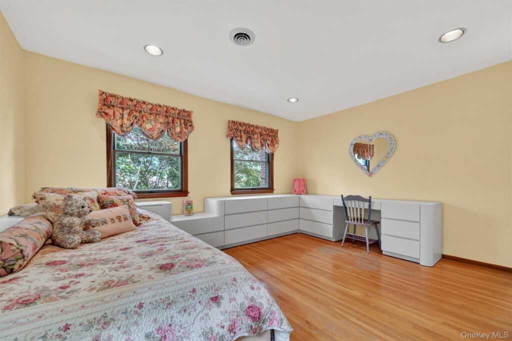 10 Carlton Court, New City, NY 10956 - Photo 24 of 40
