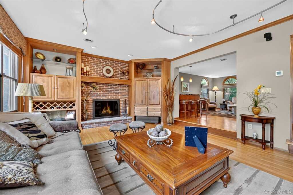 10 Carlton Court, New City, NY 10956 - Photo 8 of 40