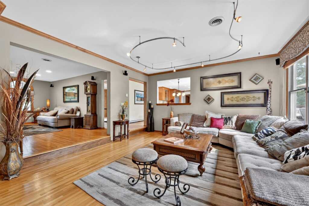 10 Carlton Court, New City, NY 10956 - Photo 9 of 40