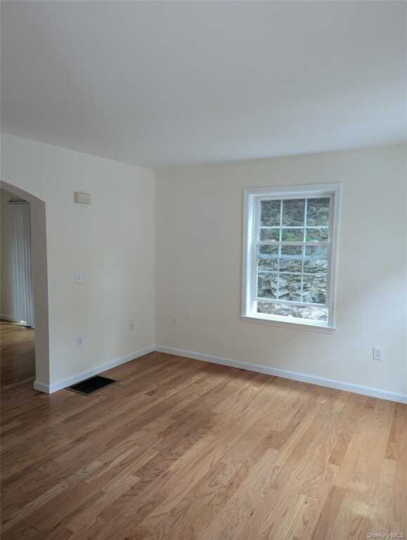 126 Nethermont Avenue, White Plains, NY 10603 - Photo 10 of 28