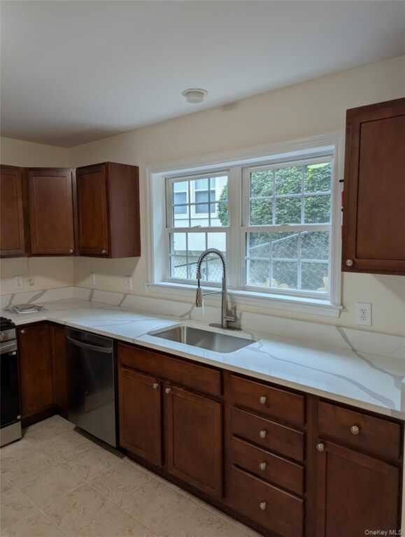 126 Nethermont Avenue, White Plains, NY 10603 - Photo 5 of 28
