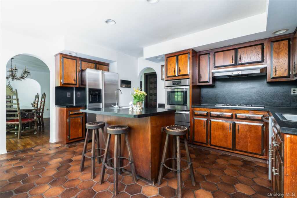 23 Rolling Way, New City, NY 10956 - Photo 16 of 47