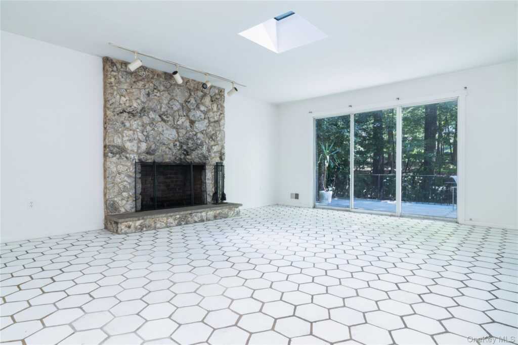 23 Rolling Way, New City, NY 10956 - Photo 20 of 47