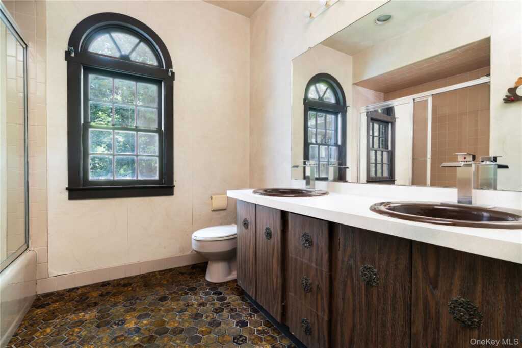 23 Rolling Way, New City, NY 10956 - Photo 30 of 47