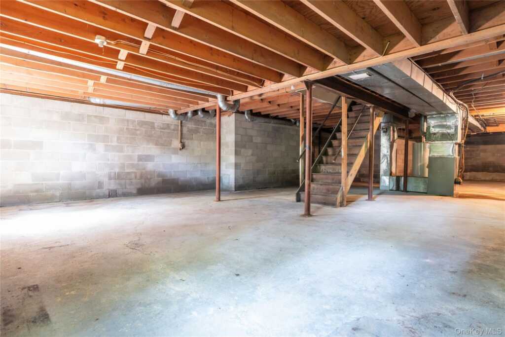 23 Rolling Way, New City, NY 10956 - Photo 33 of 47