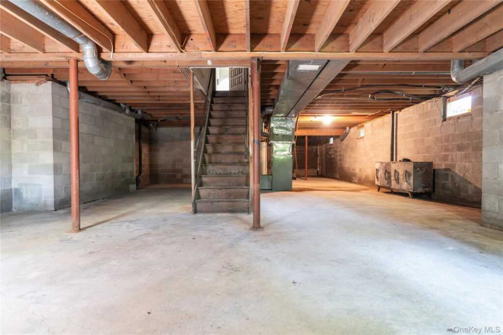 23 Rolling Way, New City, NY 10956 - Photo 34 of 47