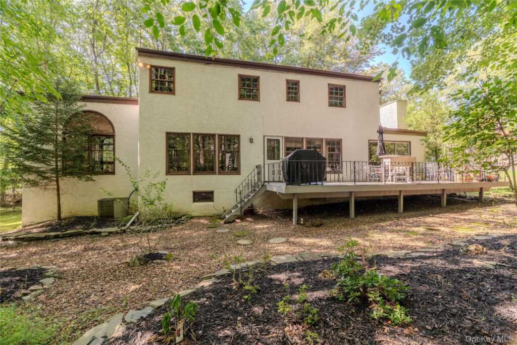 23 Rolling Way, New City, NY 10956 - Photo 35 of 47