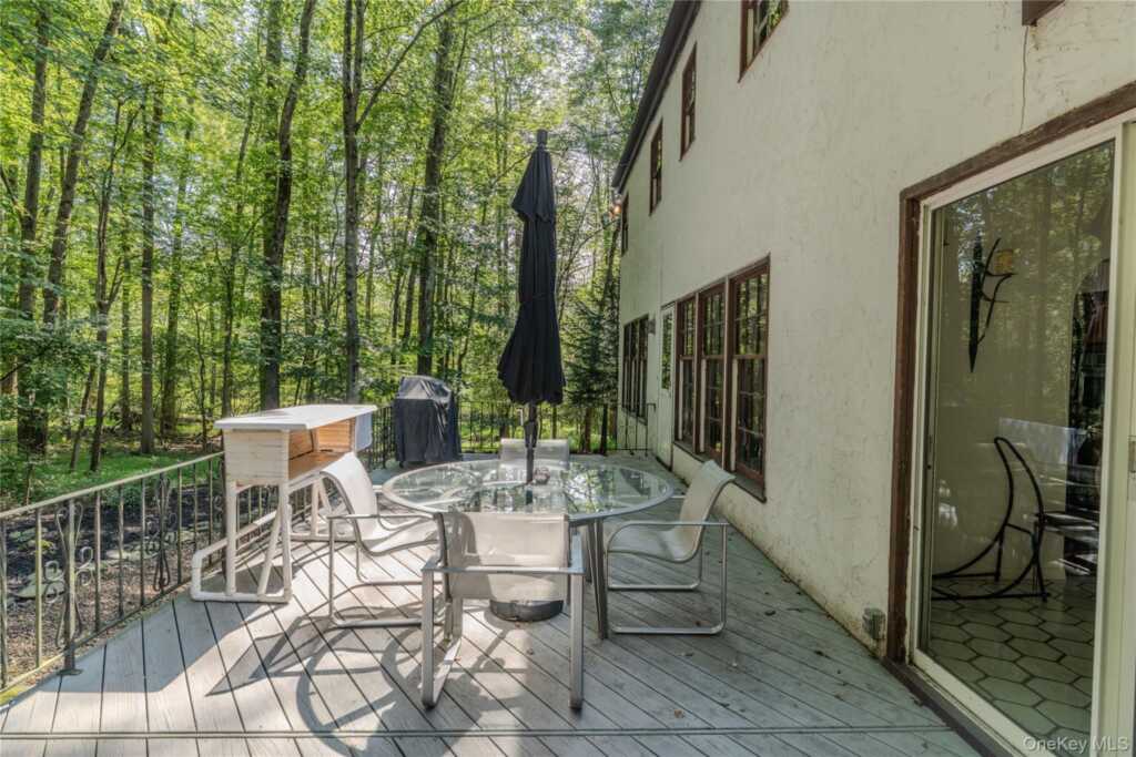 23 Rolling Way, New City, NY 10956 - Photo 36 of 47