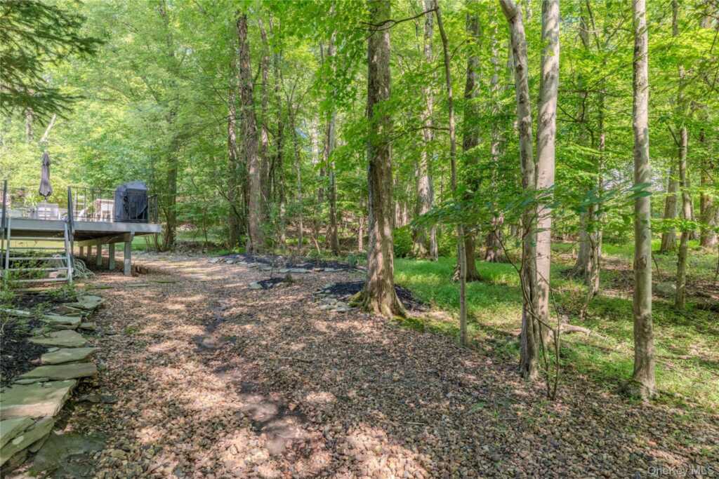 23 Rolling Way, New City, NY 10956 - Photo 39 of 47