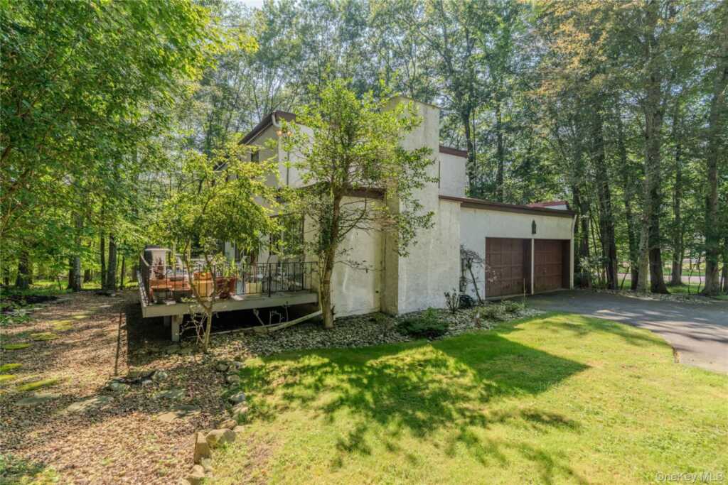 23 Rolling Way, New City, NY 10956 - Photo 42 of 47