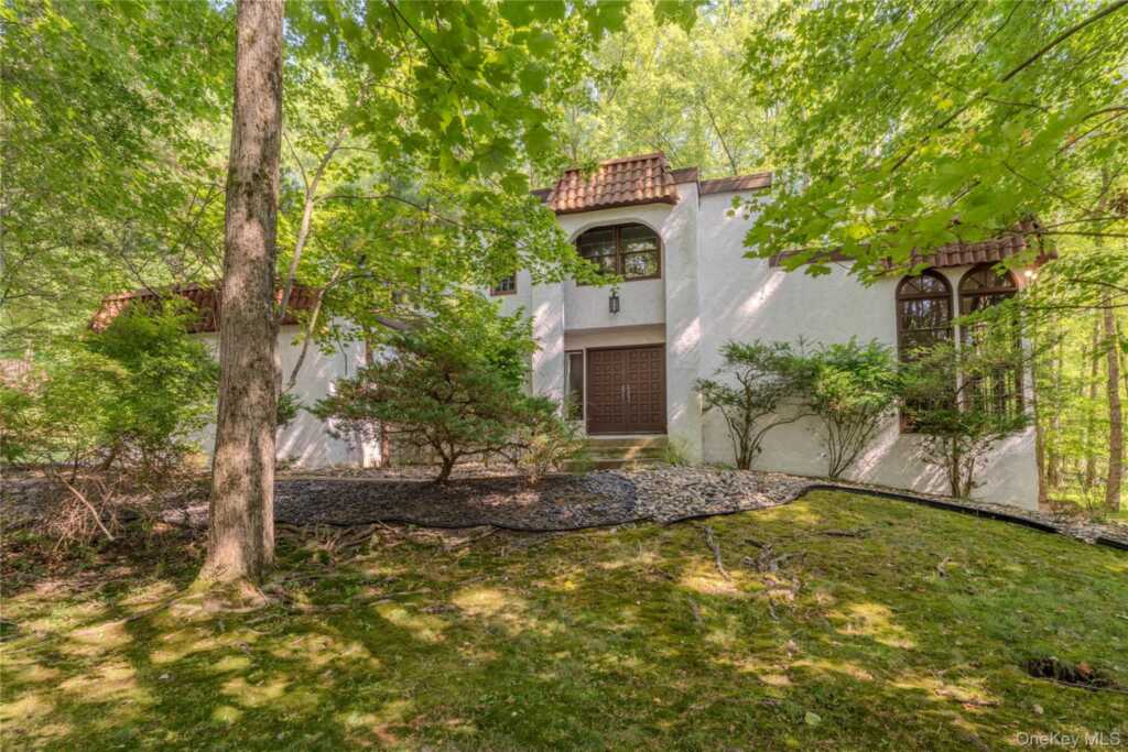 23 Rolling Way, New City, NY 10956 - Photo 44 of 47