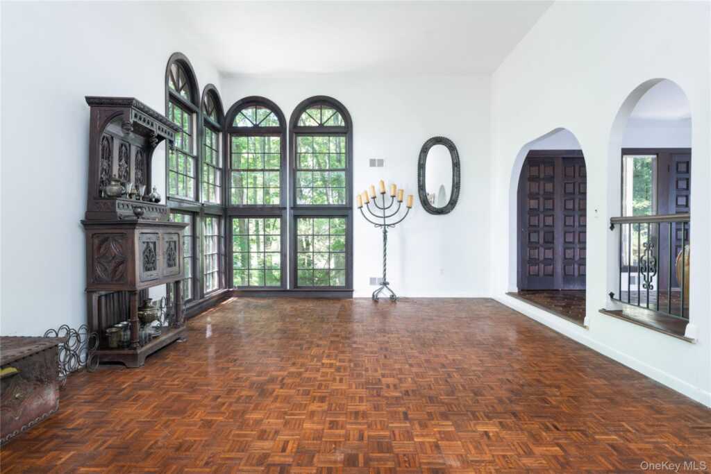 23 Rolling Way, New City, NY 10956 - Photo 8 of 47