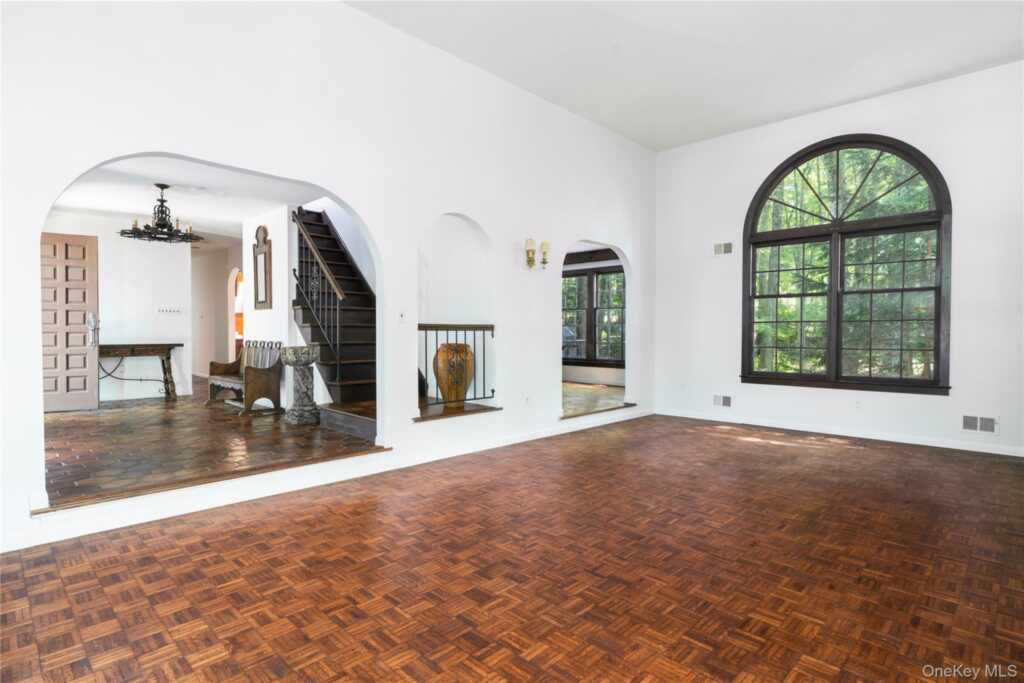 23 Rolling Way, New City, NY 10956 - Photo 9 of 47