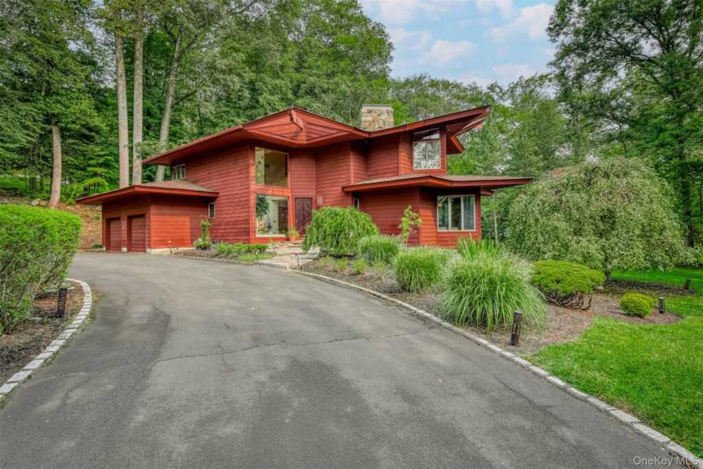 352 Phillips Hill Road, New City, NY 10956