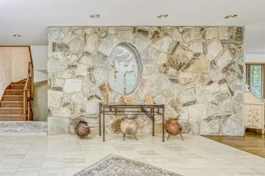 352 Phillips Hill Road, New City, NY 10956 - Photo 10 of 43