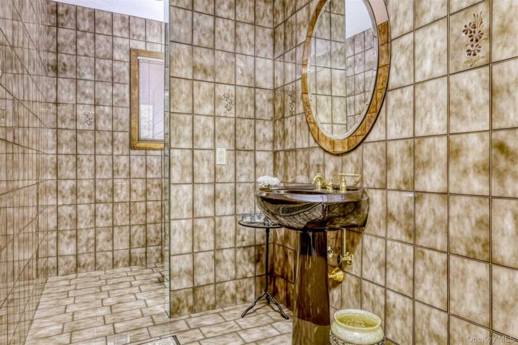 352 Phillips Hill Road, New City, NY 10956 - Photo 11 of 43