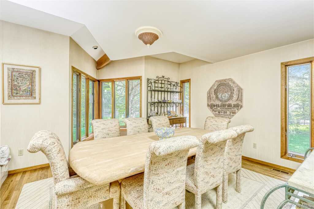 352 Phillips Hill Road, New City, NY 10956 - Photo 14 of 43
