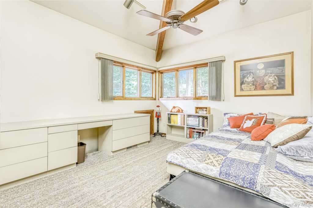 352 Phillips Hill Road, New City, NY 10956 - Photo 24 of 43
