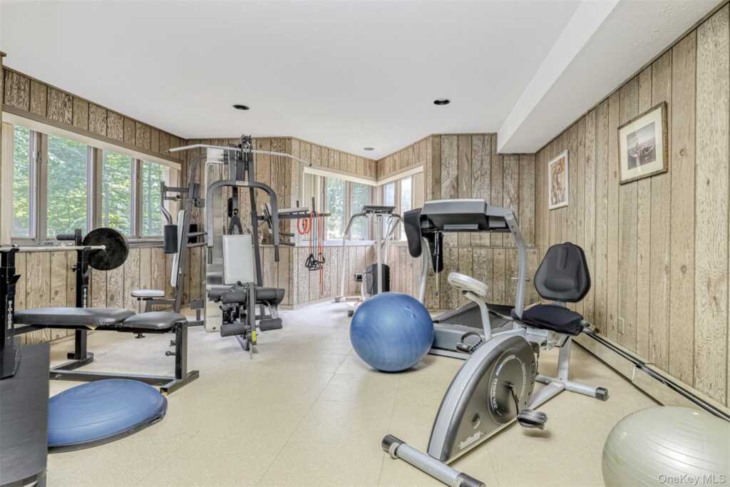 352 Phillips Hill Road, New City, NY 10956 - Photo 33 of 43