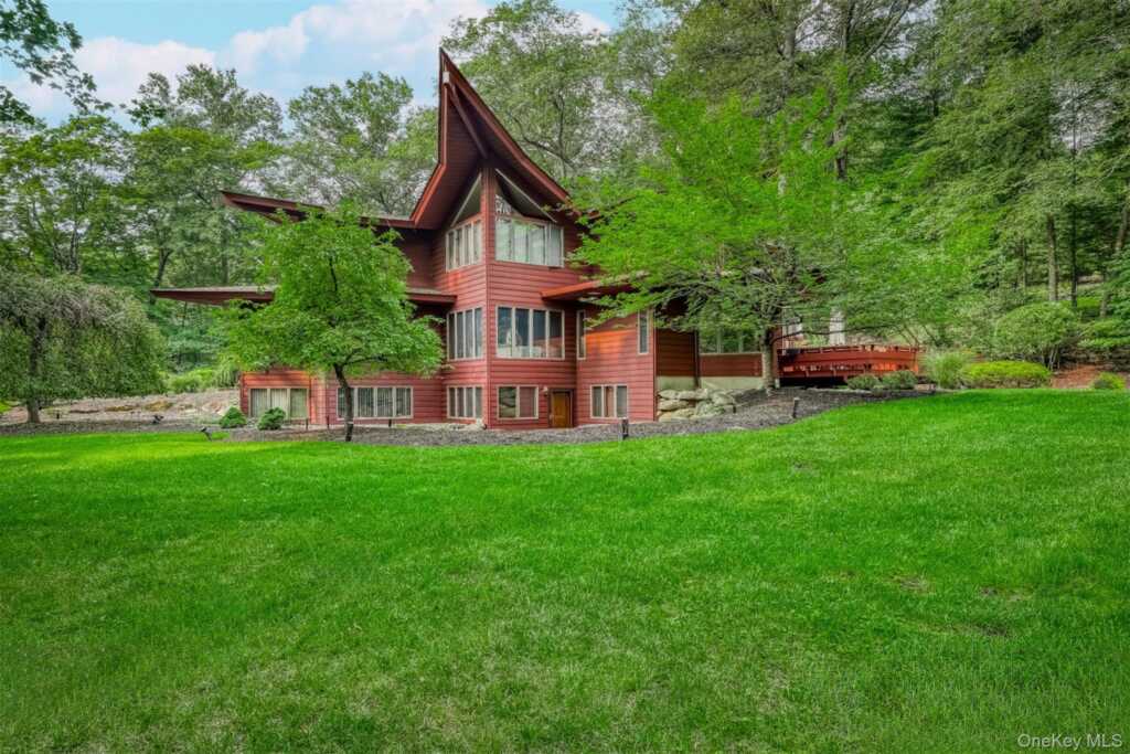 352 Phillips Hill Road, New City, NY 10956 - Photo 36 of 43