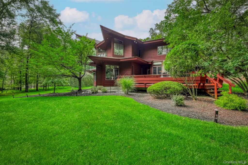 352 Phillips Hill Road, New City, NY 10956 - Photo 37 of 43