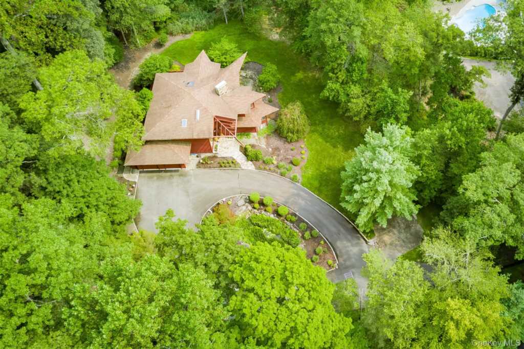 352 Phillips Hill Road, New City, NY 10956 - Photo 39 of 43