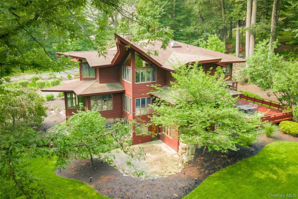 352 Phillips Hill Road, New City, NY 10956 - Photo 4 of 43