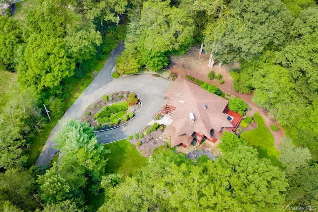 352 Phillips Hill Road, New City, NY 10956 - Photo 40 of 43