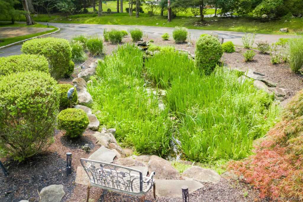 352 Phillips Hill Road, New City, NY 10956 - Photo 6 of 43