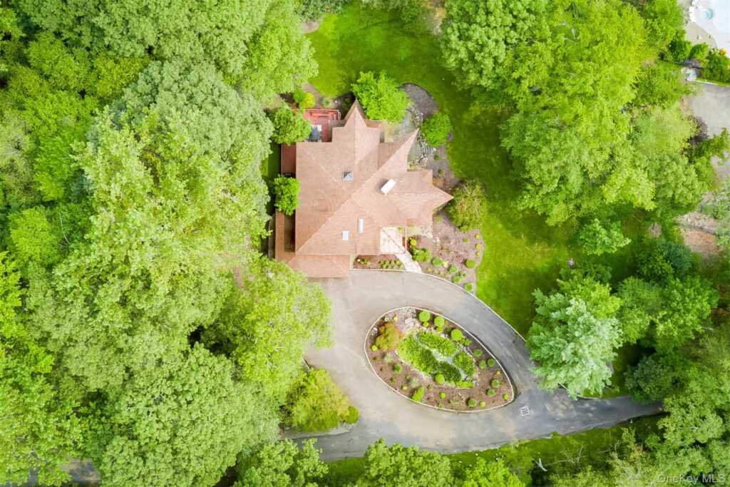 352 Phillips Hill Road, New City, NY 10956 - Photo 7 of 43