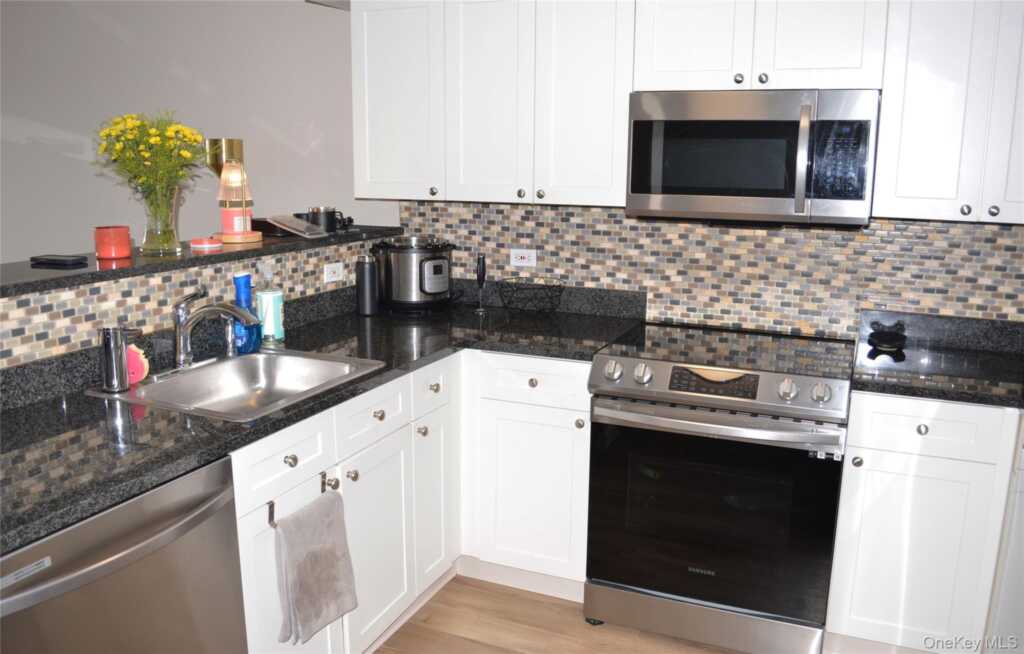 300 Mamaroneck Avenue, Unit #722, White Plains, NY 10605 - Photo 4 of 14