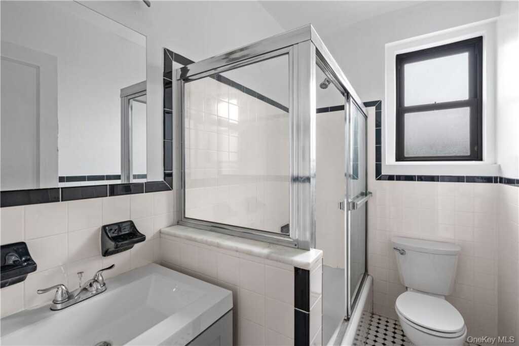 250 Martine Avenue, Unit #2F, White Plains, NY 10601 - Photo 11 of 19